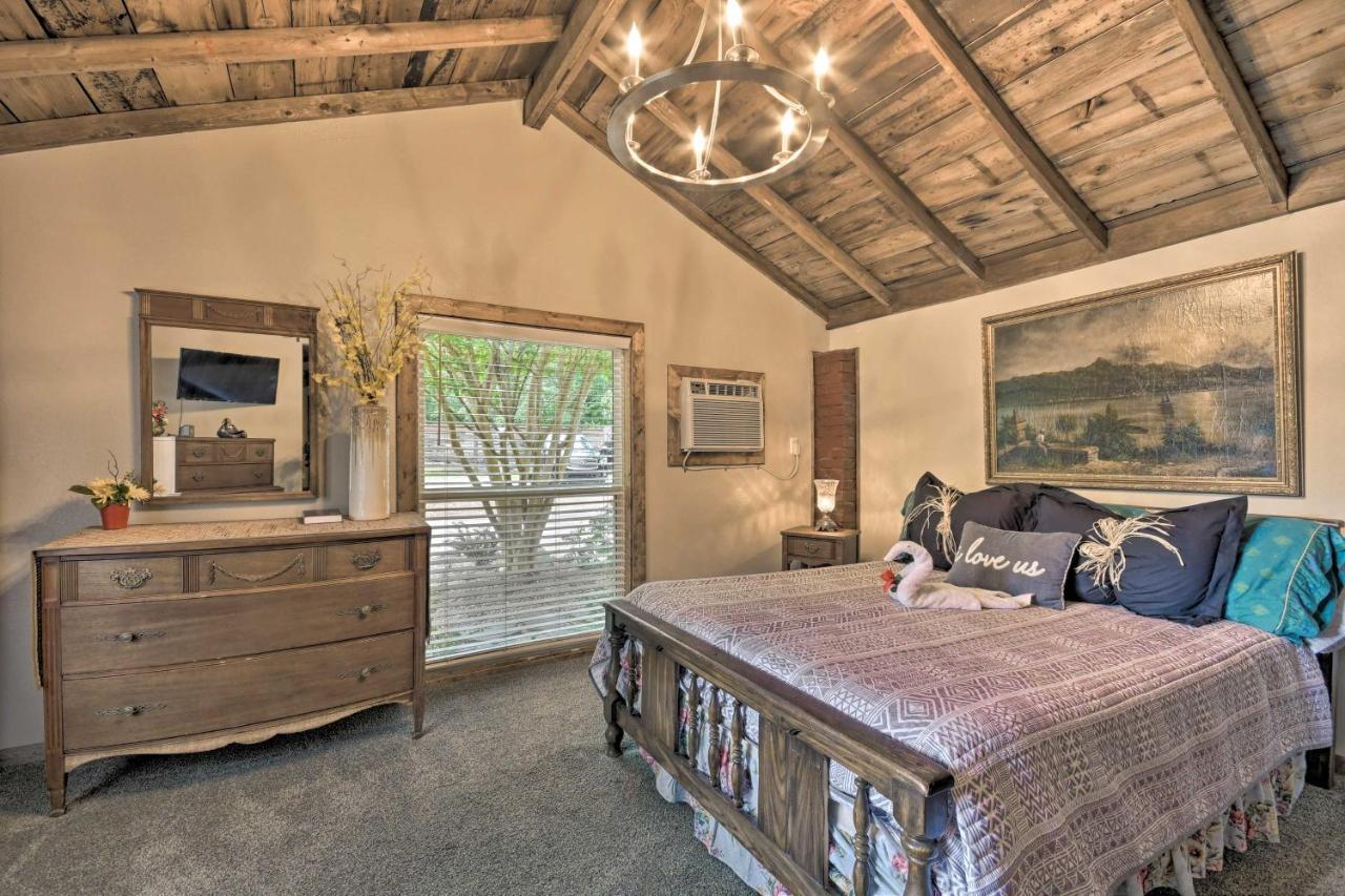 Rustic Chic Home About 1 Mi To Dtwn Hot Springs! Luaran gambar